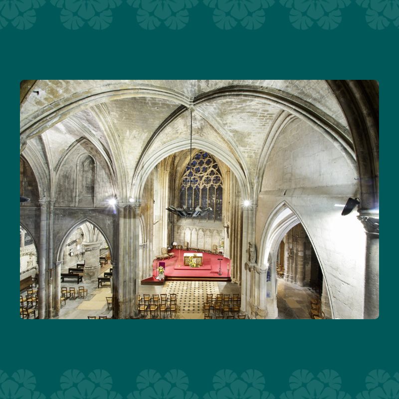 Vue intérieure église de Creil