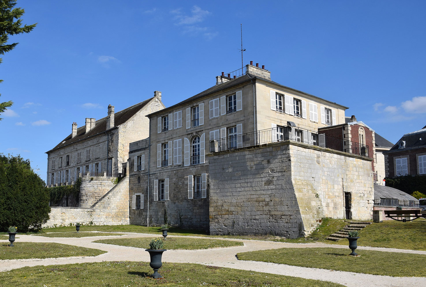entree-musee-galle-juillet-creil-60